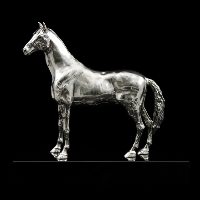 Статуэтка из серебра "Конь. Ахалтекинец"