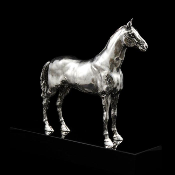 Статуэтка из серебра "Конь. Ахалтекинец"