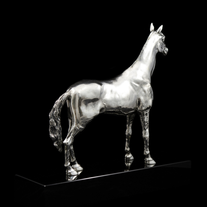 Статуэтка из серебра "Конь. Ахалтекинец"