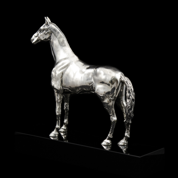Статуэтка из серебра "Конь. Ахалтекинец"