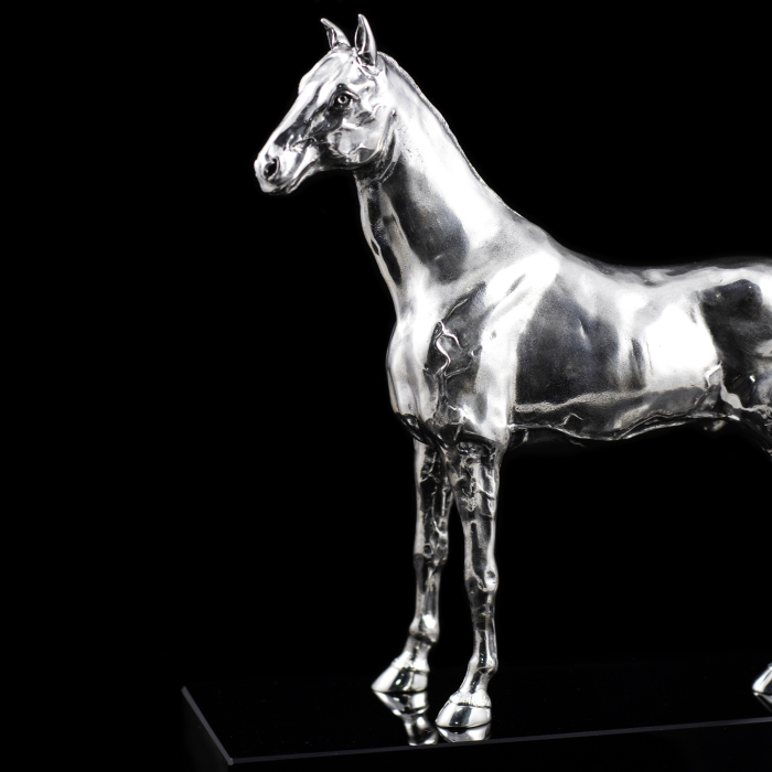 Статуэтка из серебра "Конь. Ахалтекинец"