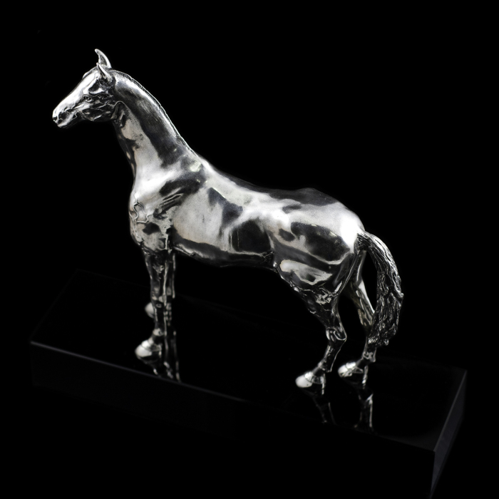 Статуэтка из серебра "Конь. Ахалтекинец"