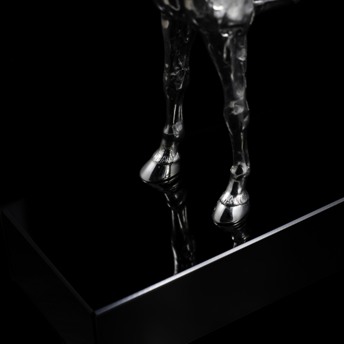 Статуэтка из серебра "Конь. Ахалтекинец"