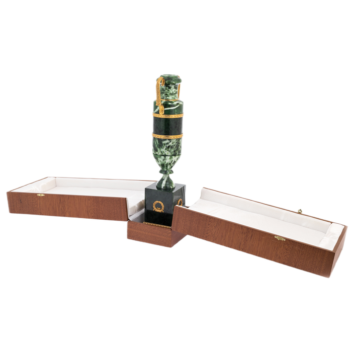 Jade vase "Empire"