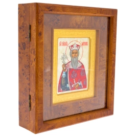 Икона на натуральном перламутре "Святой князь Владимир" в золотой раме и киоте