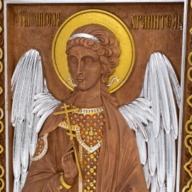 Икона из березы "Ангел Хранитель" в киоте