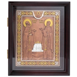 Икона из березы "Февронья и Петр" в киоте
