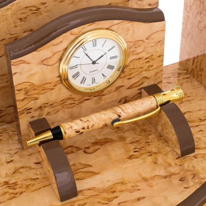 Two-tier writing device with a drawer (Karelian birch)
