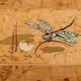 Шкатулка из карельской березы "Стрекоза" с зеркалом