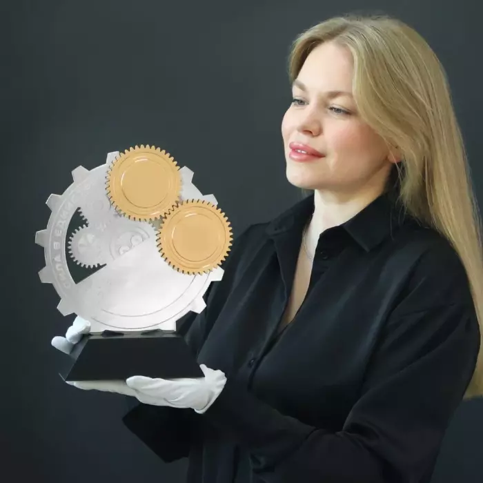 Бизнес сувенир "Механизм успеха"