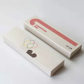 Наручные кварцевые часы УЧЗ Наследие Олимпиада 1980 с красным ремешком