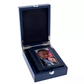 Книга в кожаном переплете "Путин В.В. Изречения и афоризмы"