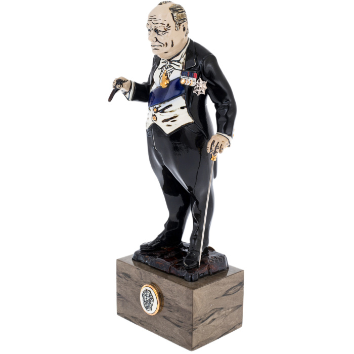Статуэтка из фарфора и карельской березы "Уинстон Черчилль"