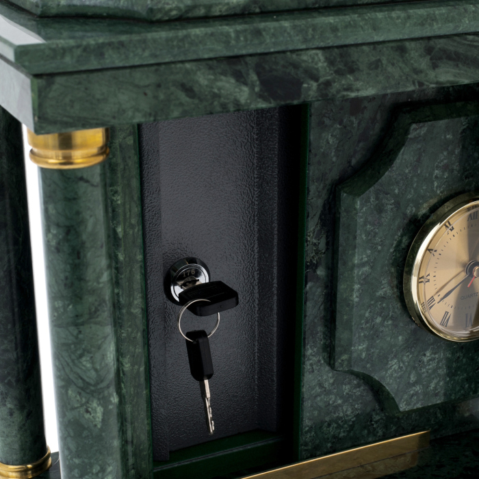 Часы-сейф из зеленого мрамора "Лев"