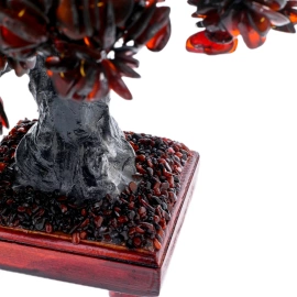 Статуэтка из янтаря "Дуб" тёмный