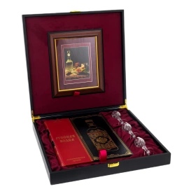 Подарочная книга в кожаном переплете "Русская водка" с рюмками и панно