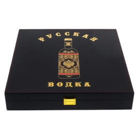 Подарочная книга в кожаном переплете "Русская водка" с рюмками и панно