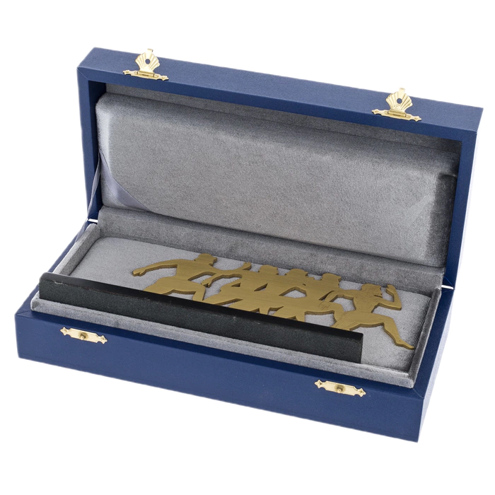 Corporate souvenir "Setting the pace"
