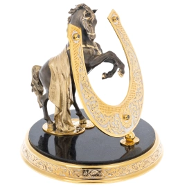 Статуэтка "Конь с попоной" на подставке из долерита, Златоуст