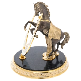 Статуэтка "Конь с попоной" на подставке из долерита, Златоуст