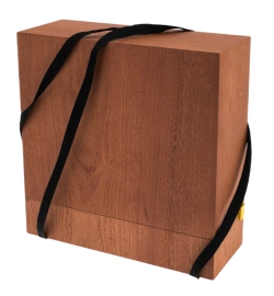 Скульптура из латуни и патины "Генерал" на подставке из гранита