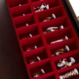 Шахматы из яшмы и долерита "Медуза Горгона" Златоуст