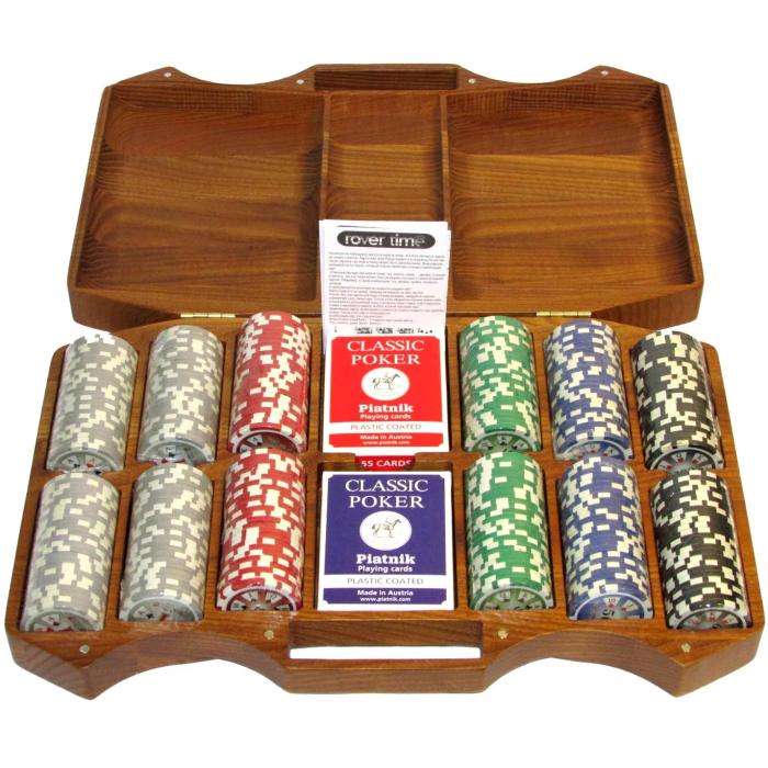 Strelka Vasilyevsky Island Poker Set