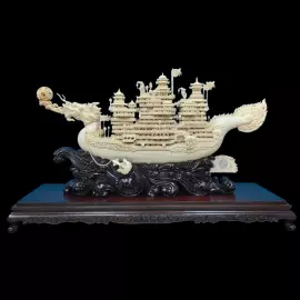 Композиция из бивня мамонта "Хуафанг"