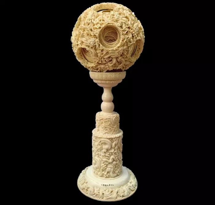 Композиция из бивня мамонта "Кантонский шар"