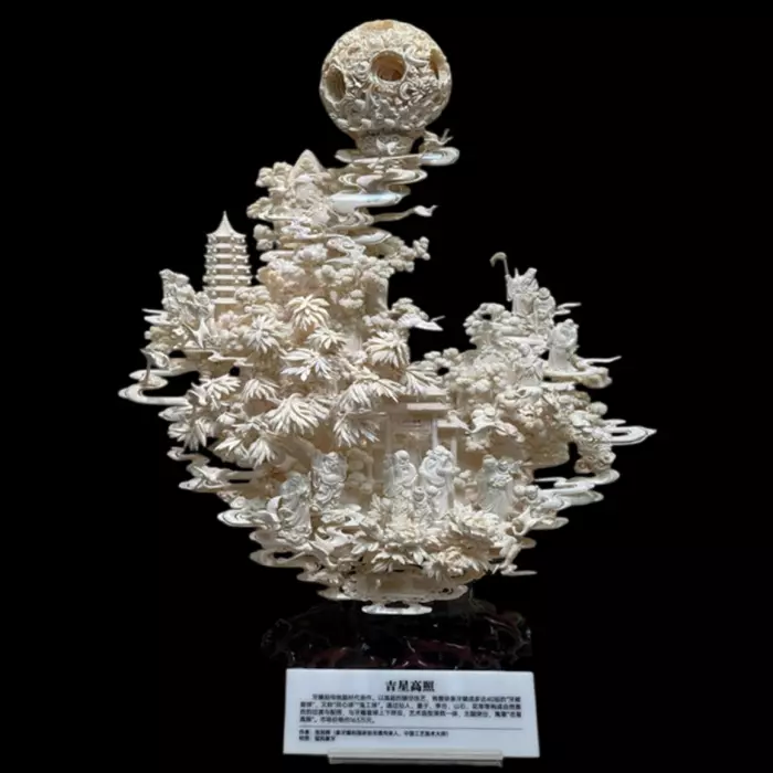 Композиция из бивня мамонта "Цзисин Гао Чжао"