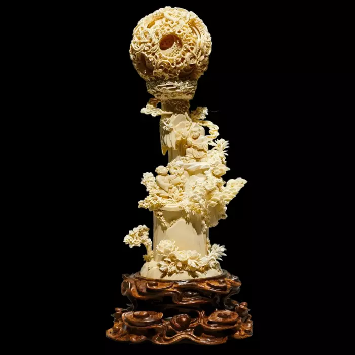 Композиция из бивня мамонта "Гармония. Эрксиканская левая колонна"