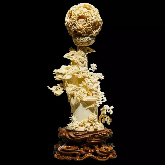 Композиция из бивня мамонта "Гармония. Эрксиканская правая колонна"