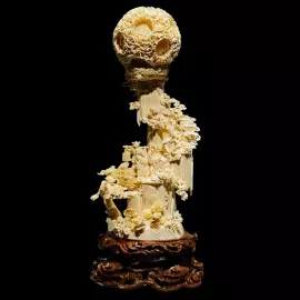 Композиция из бивня мамонта "Навещая друзей в горах"