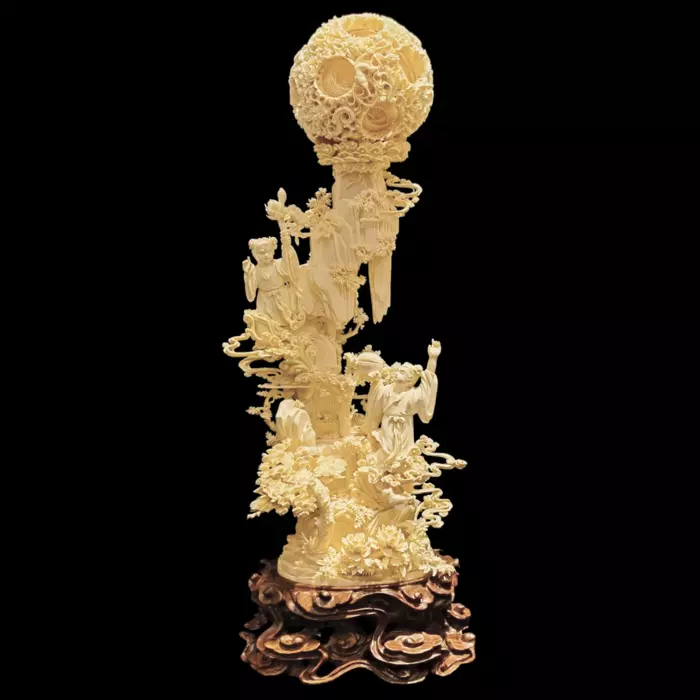 Композиция из бивня мамонта "Гармония двух бессмертных"