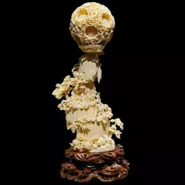 Композиция из бивня мамонта "Конфронтация"