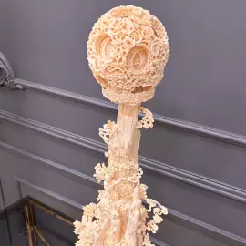 Композиция из бивня мамонта "Обращение к восходящему солнцу"