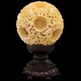 Композиция из бивня мамонта "Кантонский шар" на подставке