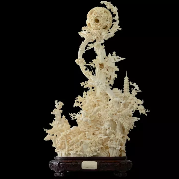 Композиция из бивня мамонта "Процветающий мир"