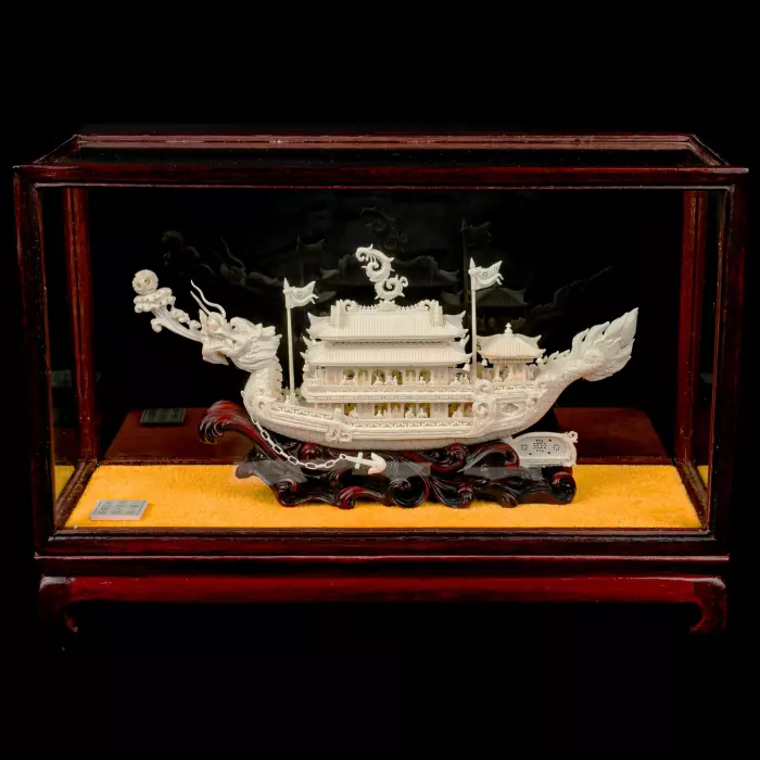 Корабль-дракон из бивня мамонта "Хуафанг" малый