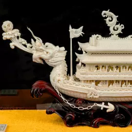 Корабль-дракон из бивня мамонта "Хуафанг" малый