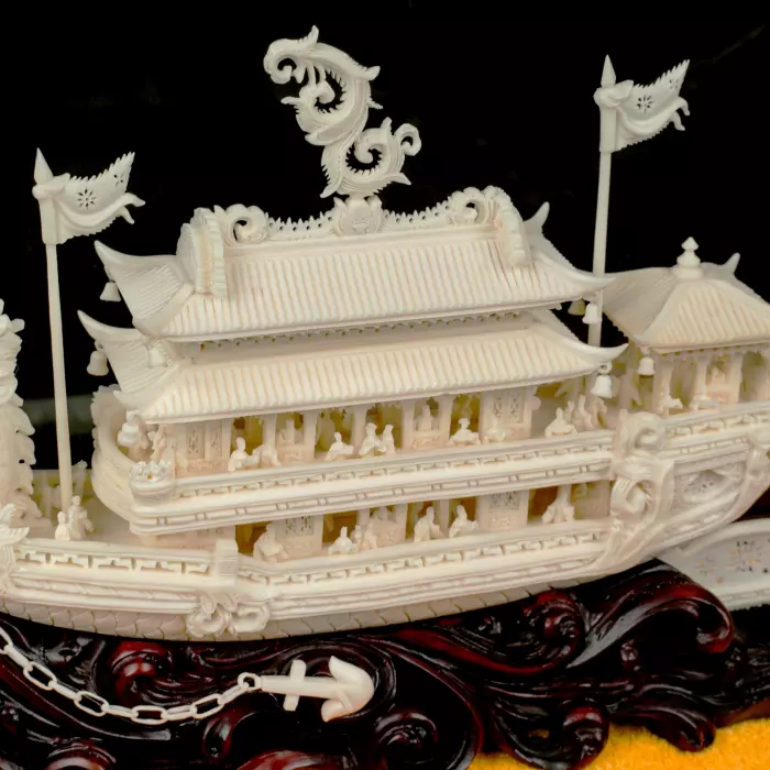 Корабль-дракон из бивня мамонта "Хуафанг" малый