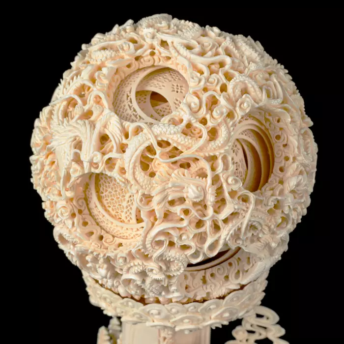 Композиция из бивня мамонта с кантонским шаром "Обращение к восходящему солнцу"