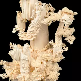 Композиция из бивня мамонта с кантонским шаром "Поднимаю бокал и приглашаю луну"