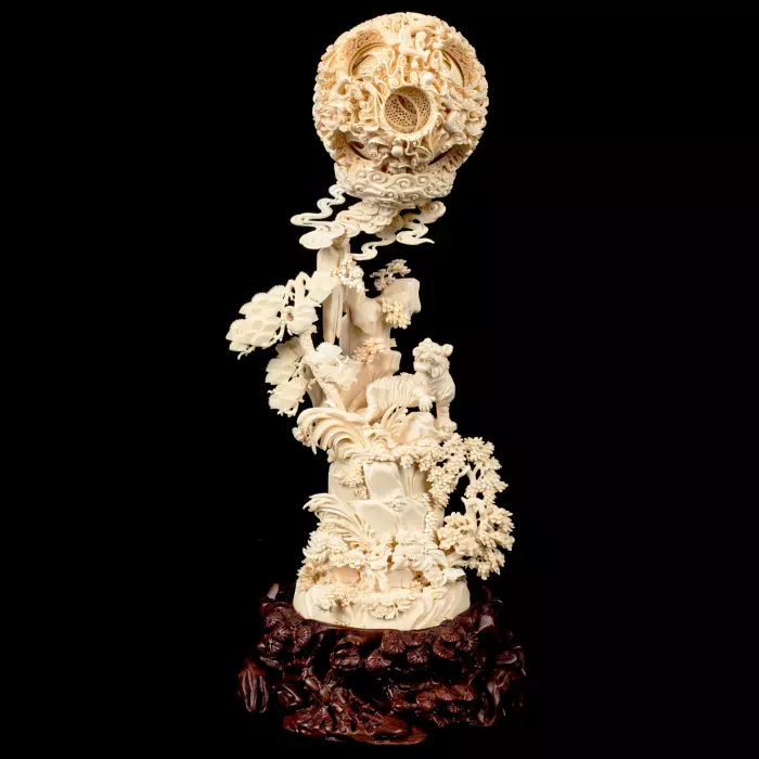 Композиция из кости с кантонским шаром "Величие и авторитет"