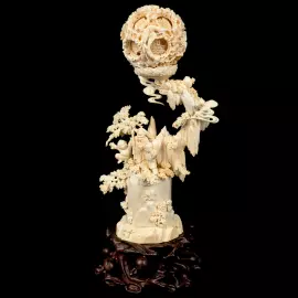 Композиция из бивня мамонта с кантонским шаром "Мудрец"