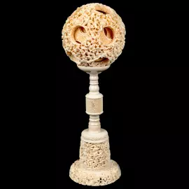 Композиция из бивня мамонта с кантонским шаром "Дракон"