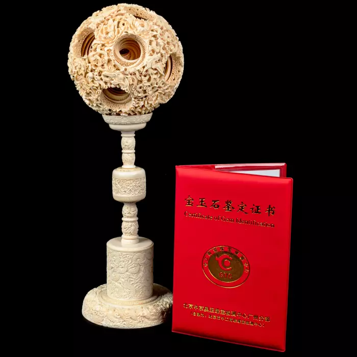 Композиция из бивня мамонта с кантонским шаром "Дракон в цветах"