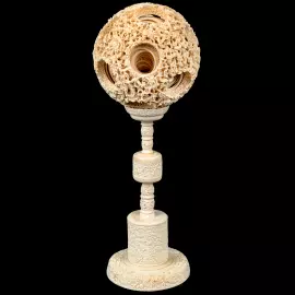 Композиция из бивня мамонта с кантонским шаром "Дракон в цветах"