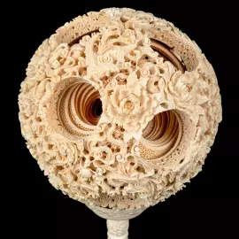 Композиция из бивня мамонта с кантонским шаром "Дракон в цветах"