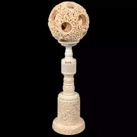 Композиция из бивня мамонта с кантонским шаром "Дракон и птицы"